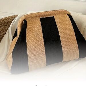 CONTRAST COLOR CLUTCH BLACK/BEIGE